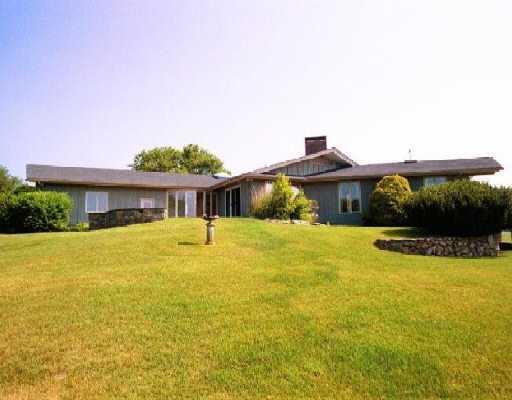 35 Cliff Drive, Narragansett