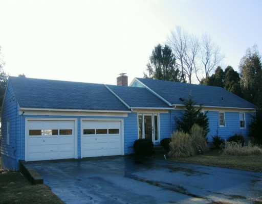 82 Summit Avenue, South Kingstown