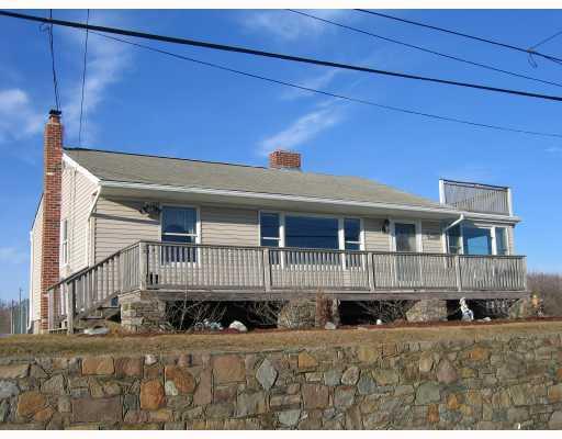 91 Calef Avenue, Narragansett