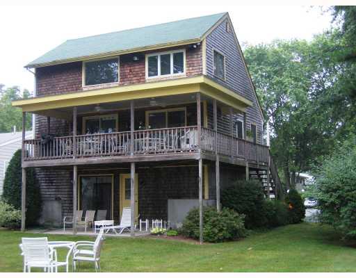 44 South River Drive, Narragansett