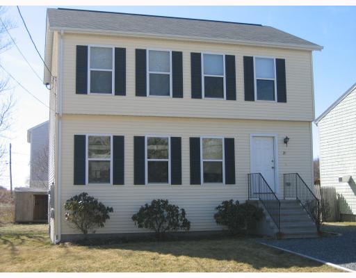 21 Oak Avenue, Narragansett