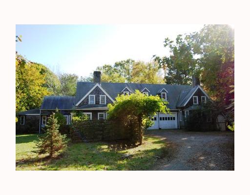 380 Post Road, South Kingstown