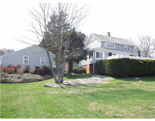 110 Hill Side Street, North Kingstown