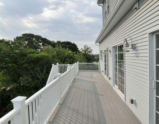 2 Oyster Road, Narragansett