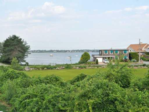 2 Oyster Road, Narragansett