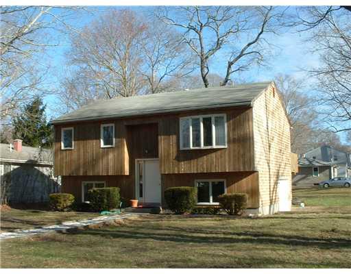 1 Shagbark Road, Narragansett