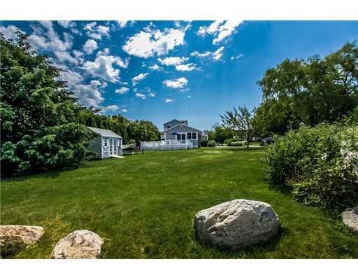 6 Green Acres Drive, Narragansett