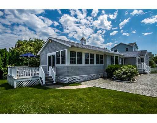 6 Green Acres Drive, Narragansett