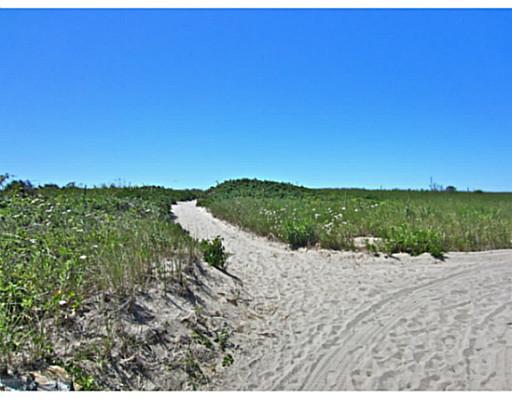 1 Offshore Road  37, Narragansett