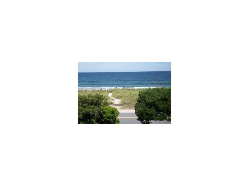 787 Ocean Road  10, Narragansett