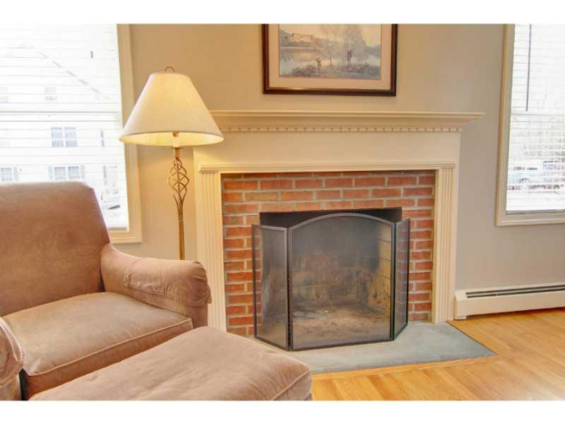 27 Algonquin Trail, Narragansett