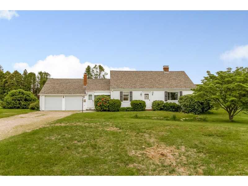 424 Succotash Road, South Kingstown