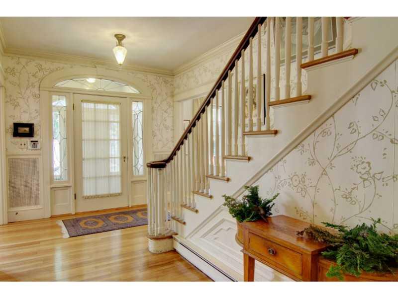 204 Freeman Parkway, Providence, RI 02906 MLS 1069330 Lila Delman