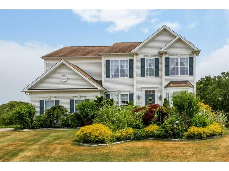 53 Schooner Cove Lane, Narragansett