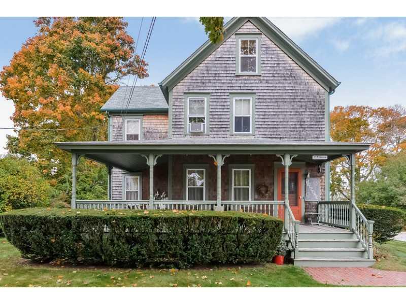 23 Perkins Avenue, Narragansett