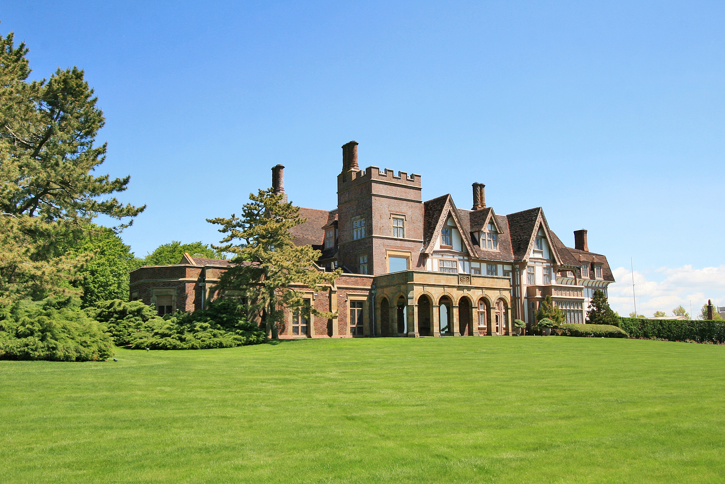 Newport’s Fairholme Estate Sells for $16.1 Million
