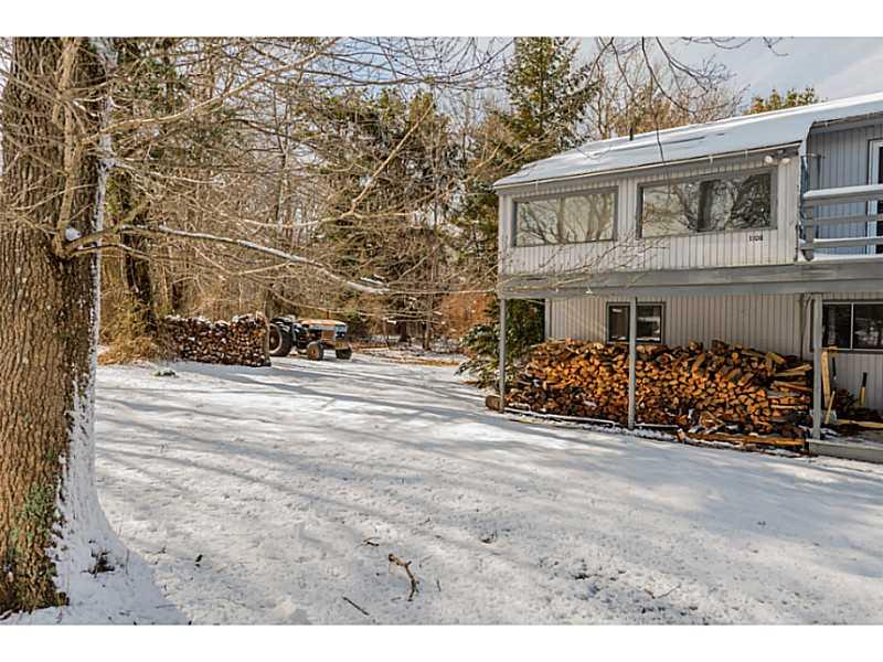 1106 East Shore Road, Jamestown