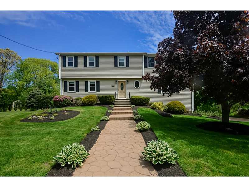 44 Cobblestone Terrace, Cranston