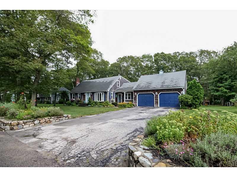 55 Pinecrest Drive, North Kingstown