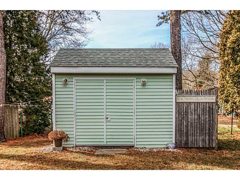 132 Riverside Drive, South Kingstown