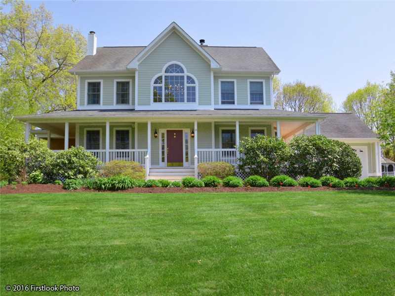 18 Hunters Knoll, Smithfield, RI 02917 MLS 1142410 Lila Delman