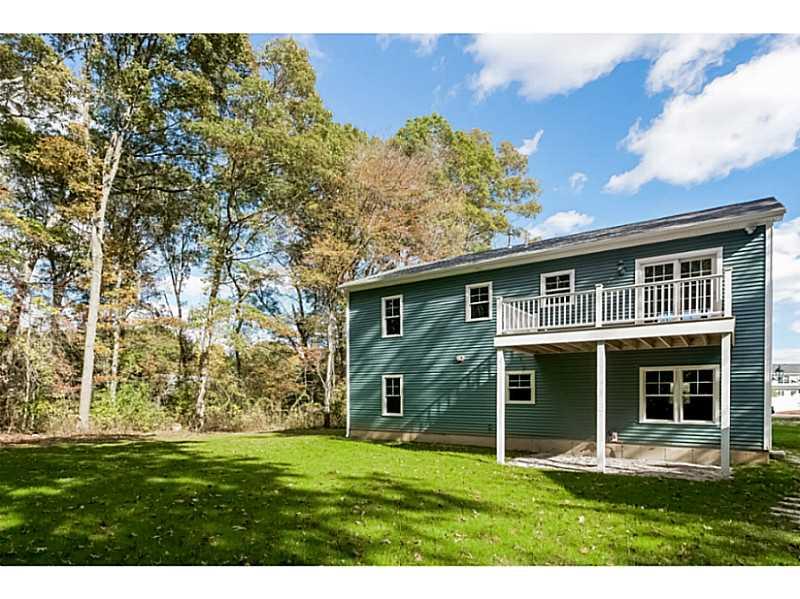 23 Country Lane, Pawcatuck