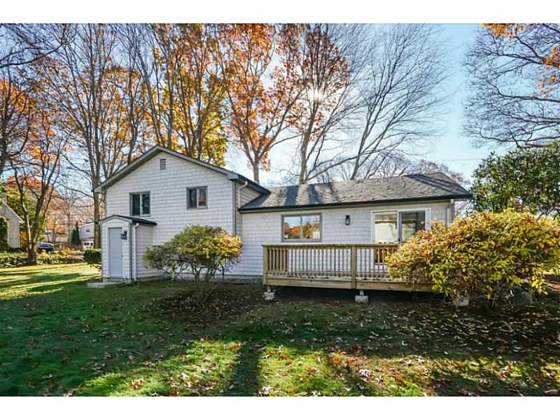 59 Crestwood Drive, Narragansett