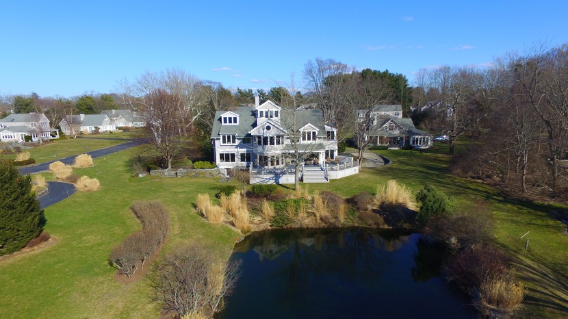 Luxury, space and private setting in Warren’s Oyster Point