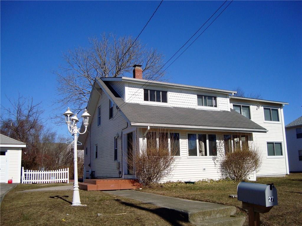 27 Angell Road, Narragansett