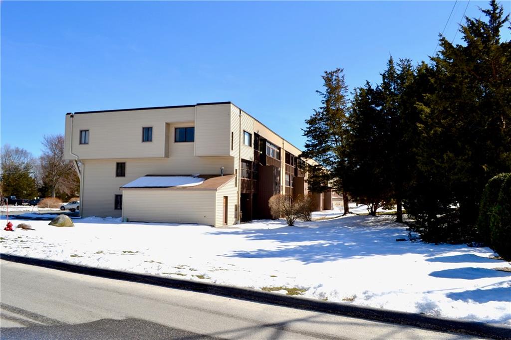 196 Old River Road, Unit#110, Lincoln