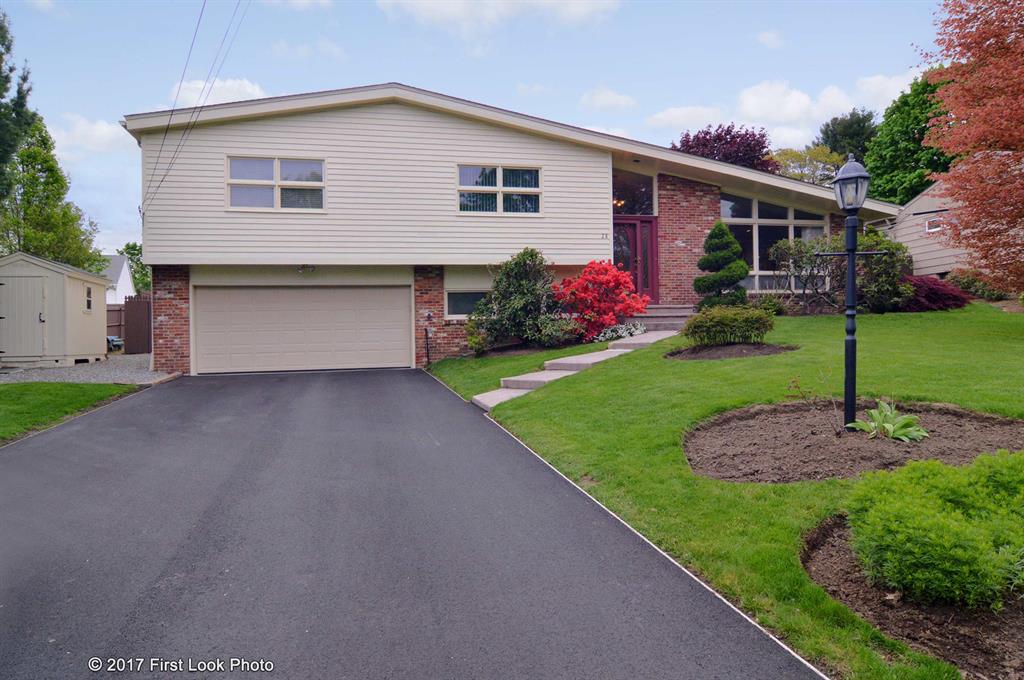 28 Freedom Drive Cranston Ri 029 Mls Lila Delman