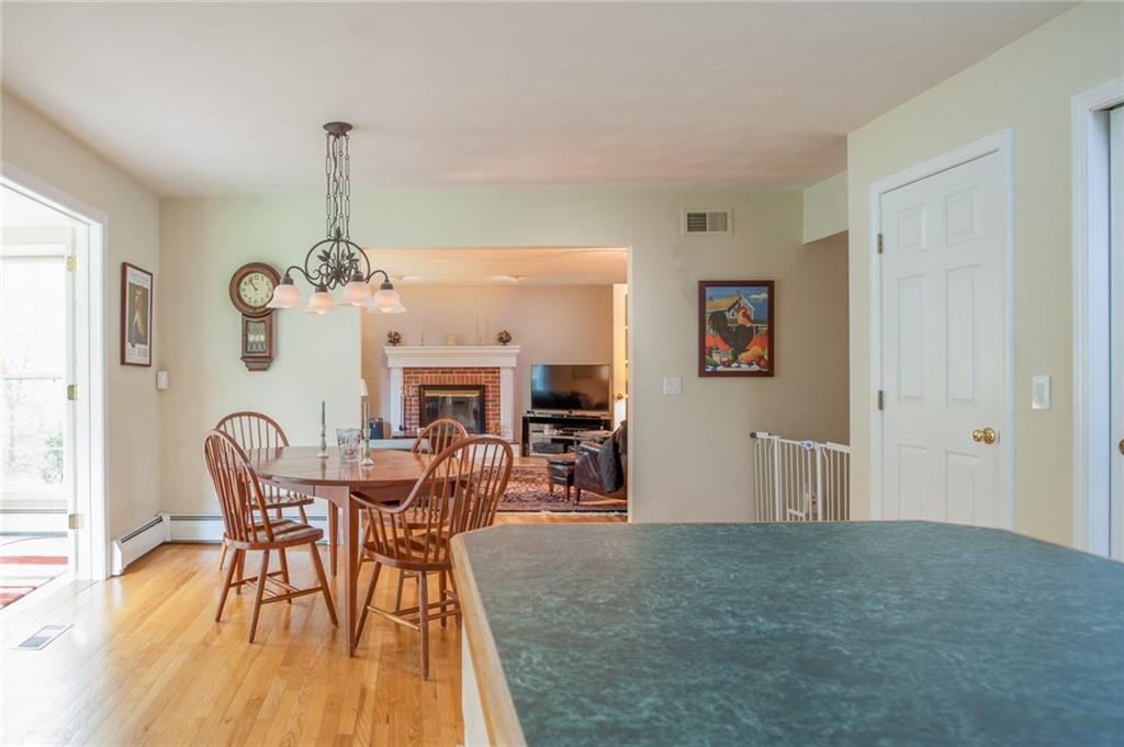 40 Canterbury Lane, East Greenwich, RI 02818 MLS 1159507 Lila Delman