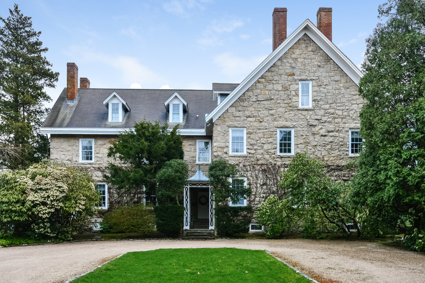 House of the Week: 19th-century English manor in Narragansett Boasts 10 Bedrooms