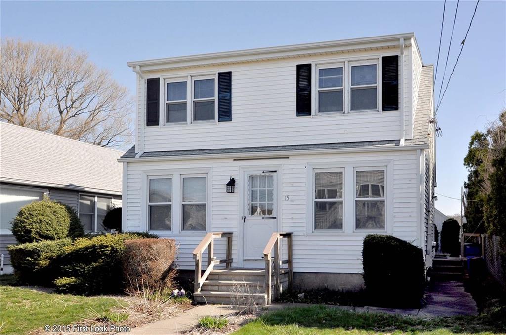 15 Walcott Avenue, Narragansett