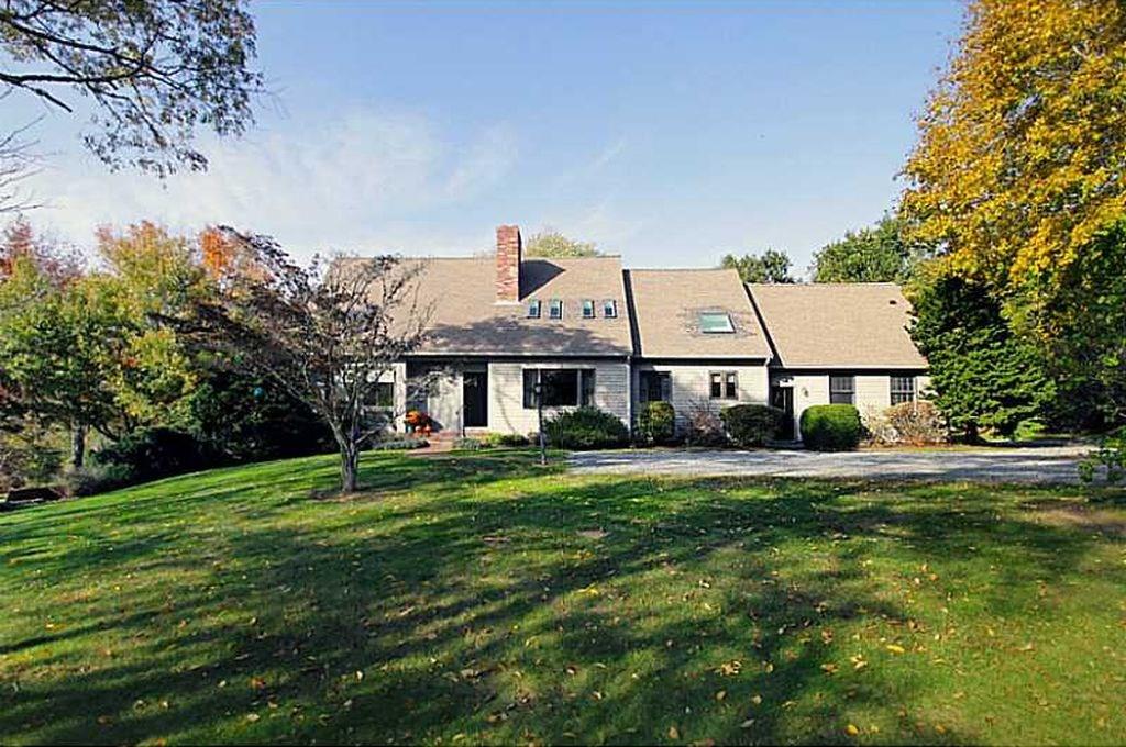 2 Howland Avenue, Middletown, RI 02842 MLS 1168739 Lila Delman