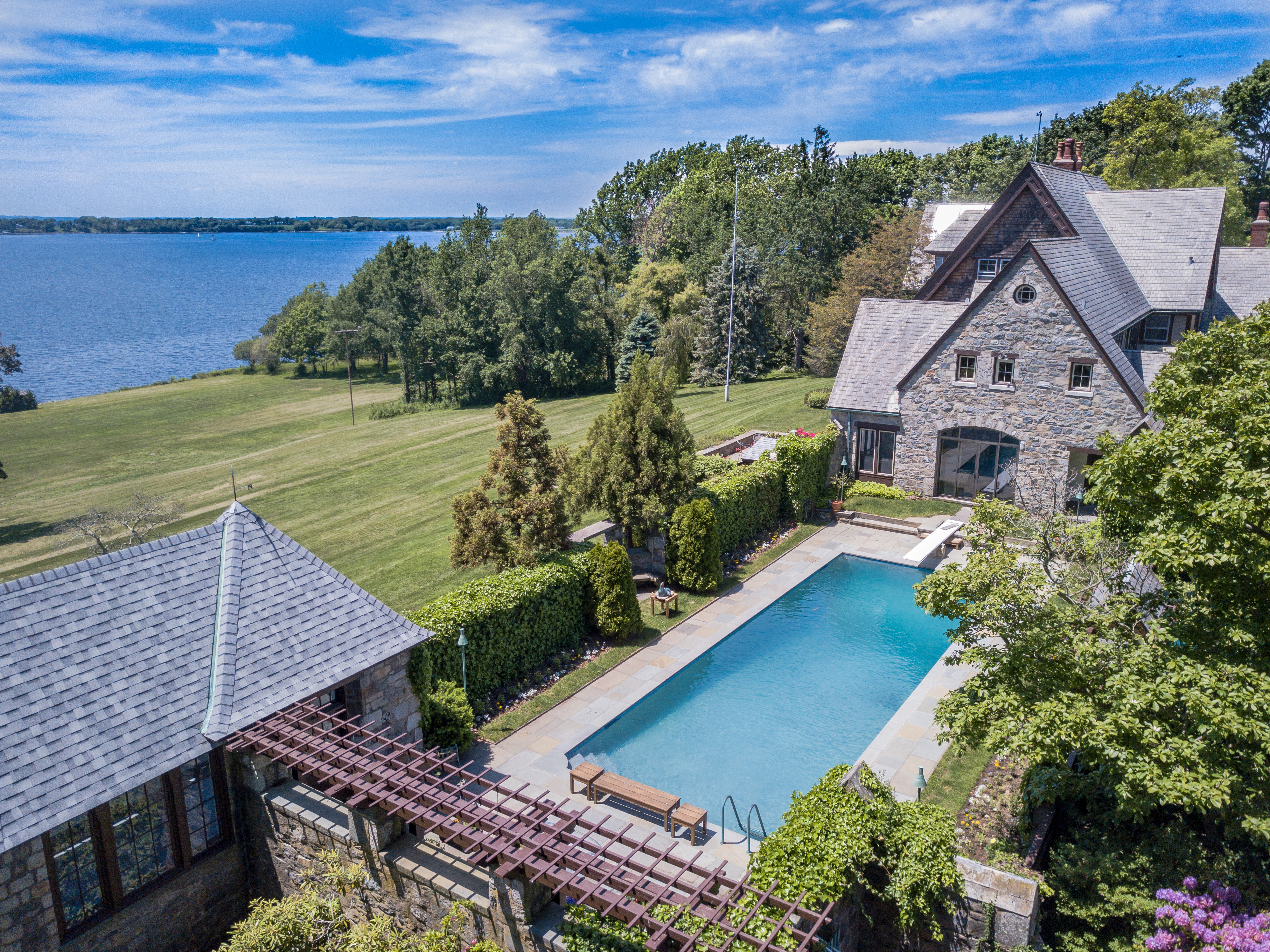 Luxury: See inside 17-acre waterfront estate in Bristol, RI, 1890 mansion