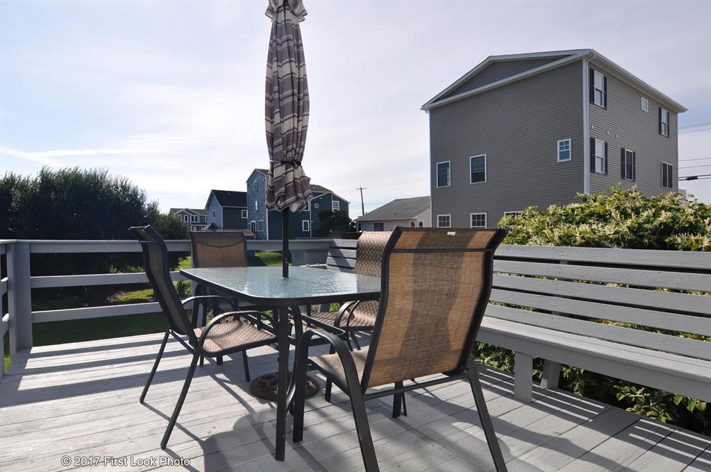 7 Middle Road, Narragansett, RI 02882 MLS 1172090 Lila Delman