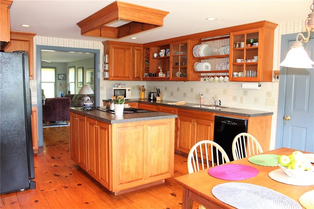 88 Vanderbilt Lane, Portsmouth, RI 02871 MLS 1172232 Lila Delman