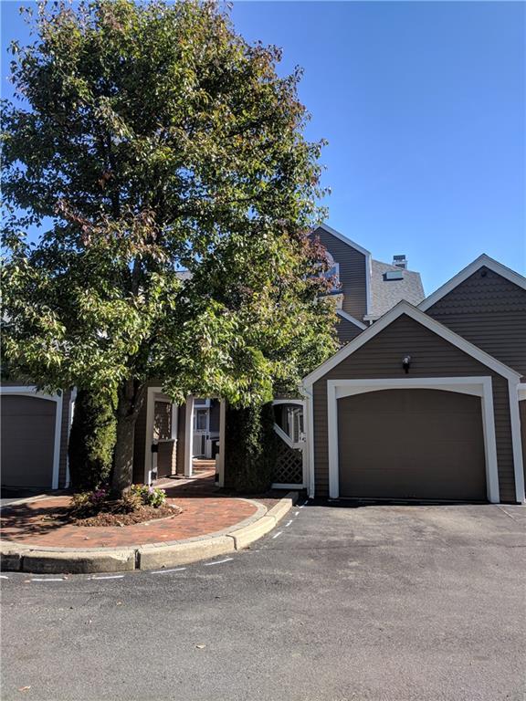 400 Meshanticut Valley Parkway, Unit5, Cranston, RI 02920 MLS