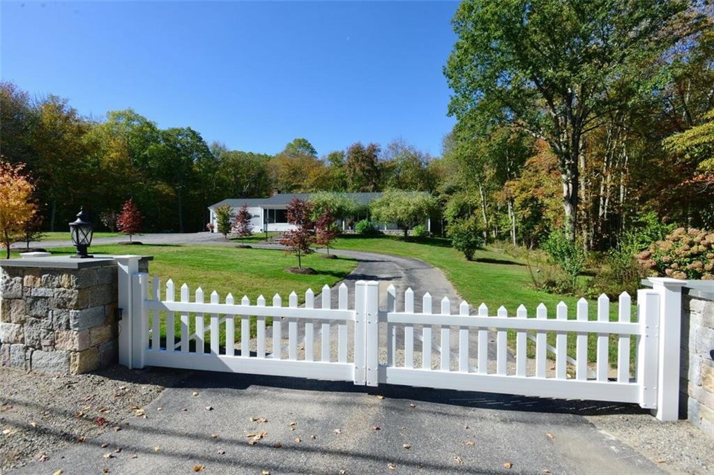 811 Chopmist Hill Road, Scituate, RI 02857 MLS 1175673 Lila Delman