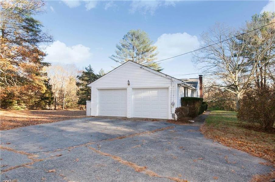 281 Log Road, Smithfield, RI 02917 MLS 1179218 Lila Delman