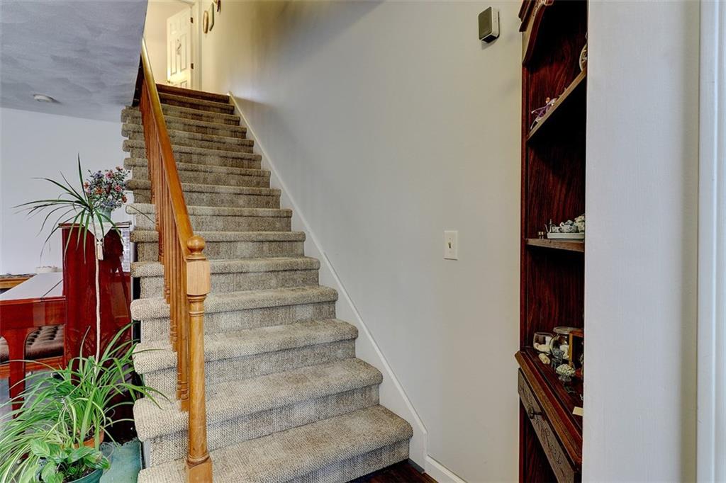 64 Governors Hill, West Warwick, RI 02893 MLS 1179840 Lila Delman