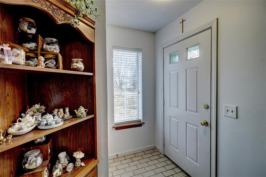 64 Governors Hill, West Warwick, RI 02893 MLS 1179840 Lila Delman