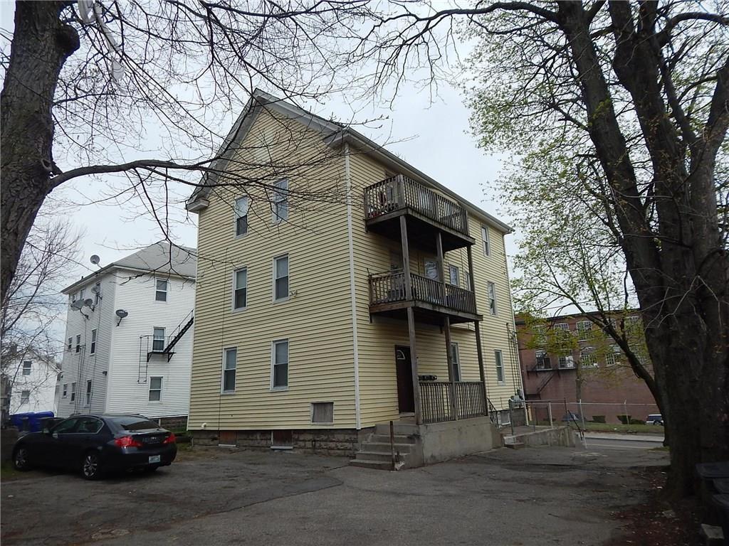 12 Fairlawn Avenue, Pawtucket