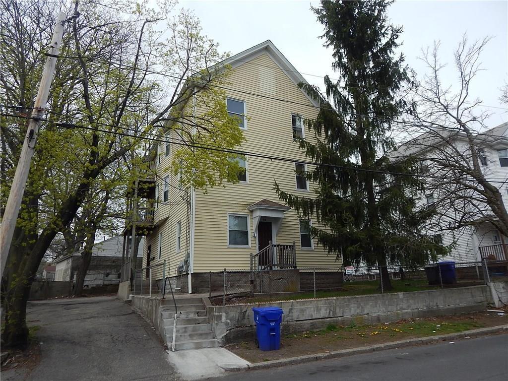 12 Fairlawn Avenue, Pawtucket