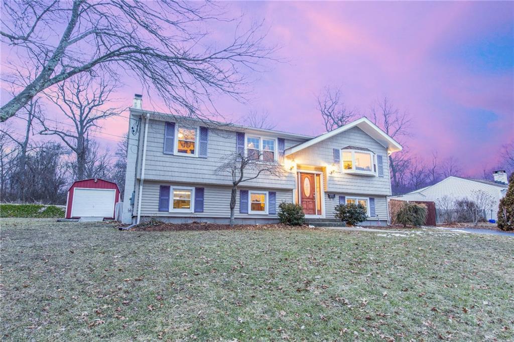 251 Capron Farm Drive, Warwick