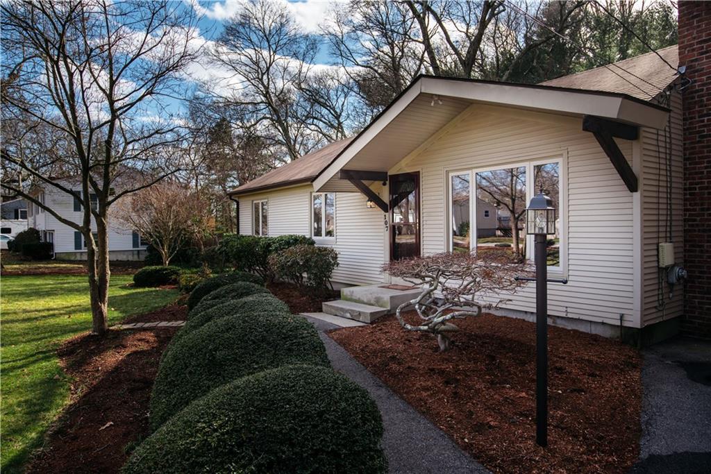 107 Oak Tree Avenue, Warwick