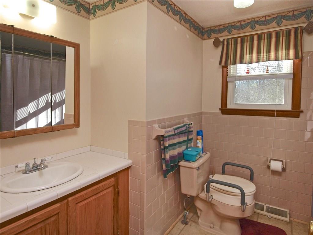 18 Clearview Drive, Richmond, RI 02892 MLS 1184556 Lila Delman