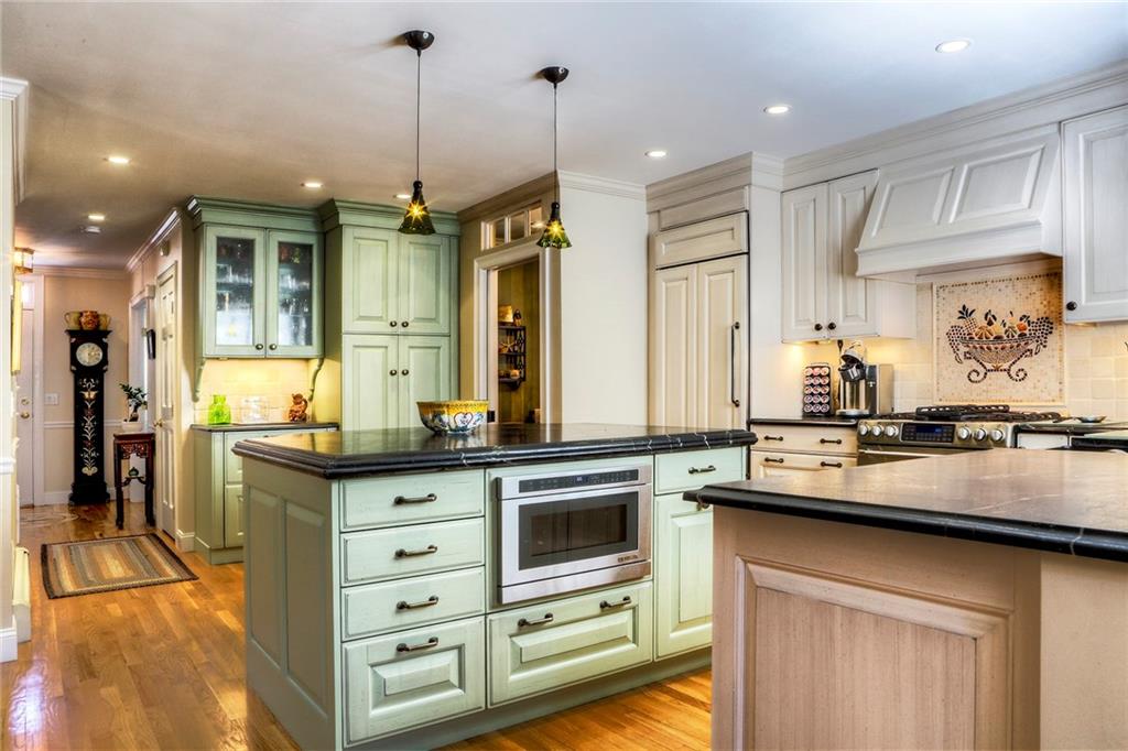 32 Elm Street, Newport