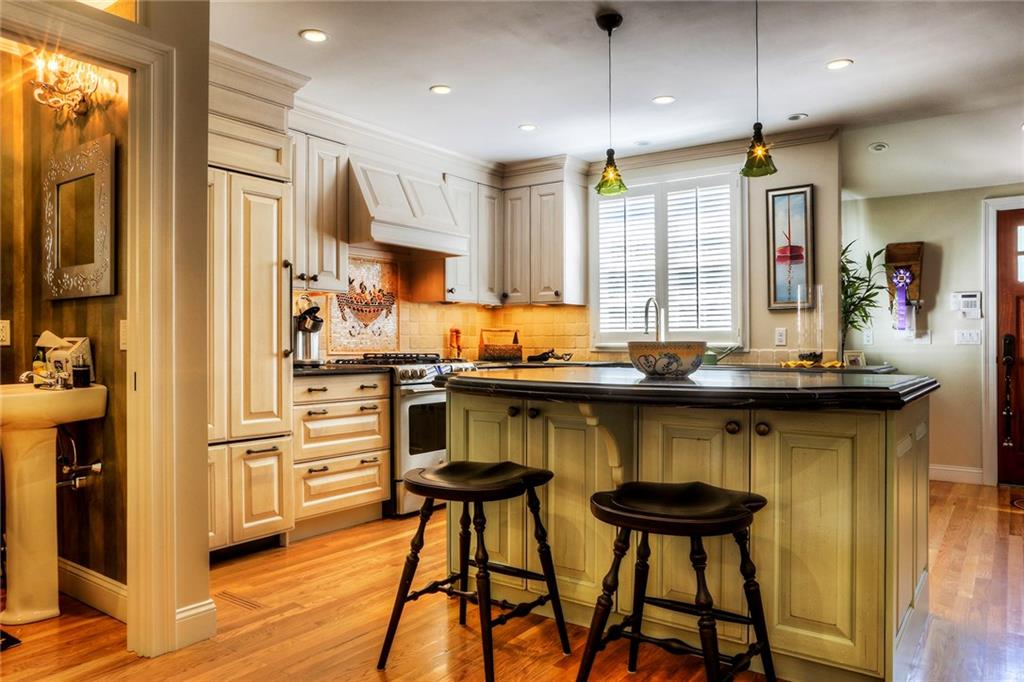 32 Elm Street, Newport